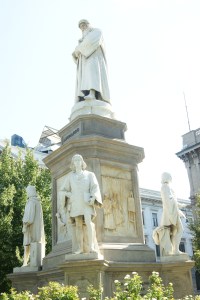 Statue of Leonardo da Vinci